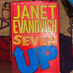 Seven Up by Janet Evanovich Hardcover